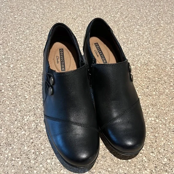 Women’s CLARKS Size 7.5 - Picture 2 of 5